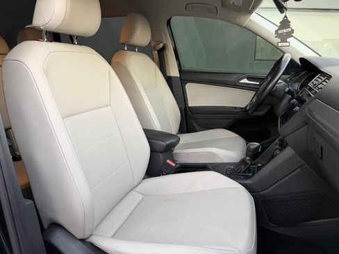 Used 2019 Volkswagen Tiguan SE image 18