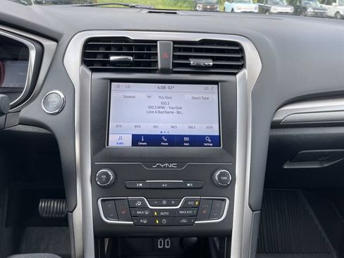 Certified 2020 Ford Fusion SE AWD/4WD image 37