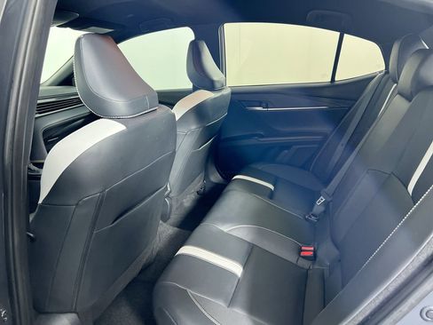 Used 2025 Toyota Camry SE w/ Convenience Package image 26