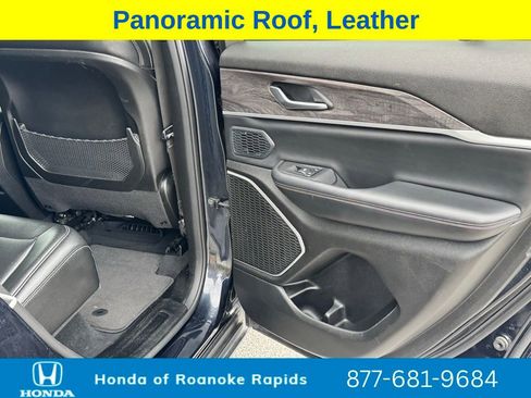 Used 2024 Jeep Grand Cherokee Limited 4xe image 30