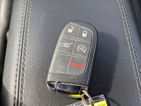 Used 2025 Jeep Compass Latitude w/ Convenience Group image 30