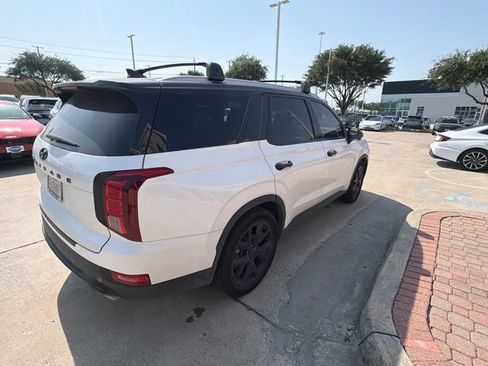 Used 2022 Hyundai Palisade SEL w/ Premium Package FWD image 4