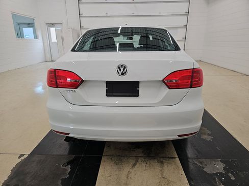 Used 2014 Volkswagen Jetta S image 3