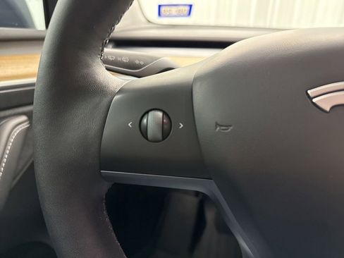 Used 2023 Tesla Model Y Long Range AWD/4WD image 23