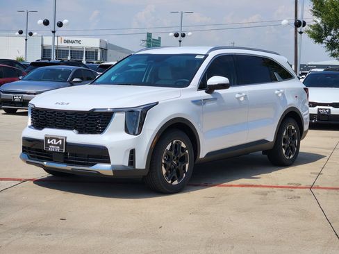 New 2026 Kia Sorento S FWD image 2