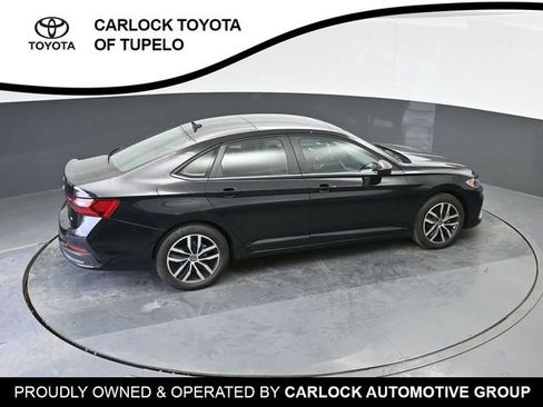 Used 2025 Volkswagen Jetta SE w/ Sunroof Package image 30