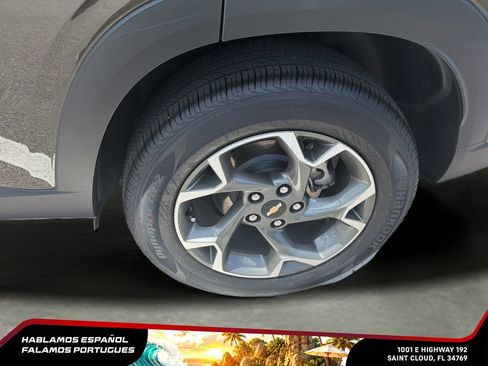 Used 2024 Chevrolet Trax LT w/ Driver Confidence Package FWD image 11