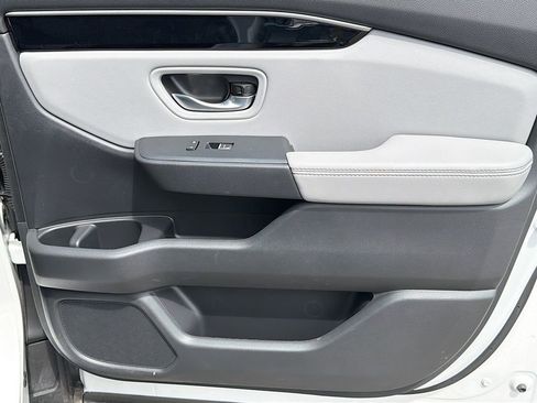Used 2025 Honda Pilot EX-L image 31