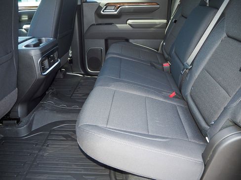 New 2025 GMC Sierra 1500 Elevation image 7