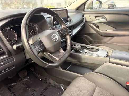 Used 2025 Nissan Rogue SV FWD image 18