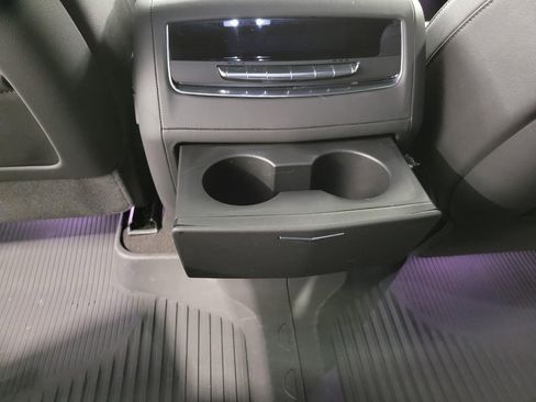 Used 2025 Cadillac Escalade Luxury w/ LPO, Floor Liner Package AWD/4WD image 23