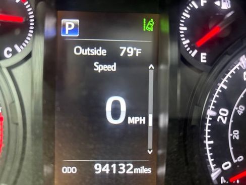 Used 2022 Toyota 4Runner SR5 Premium w/ Moonroof Package RWD image 11