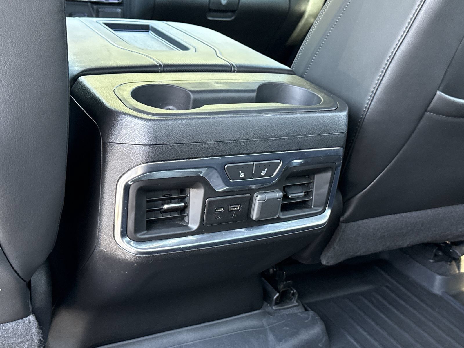 Used 2020 Chevrolet Silverado 3500 High Country w/ LPO, Hitch Package AWD/4WD image 11