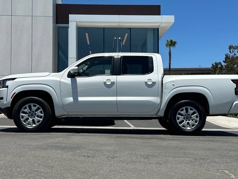 Used 2023 Nissan Frontier SV AWD/4WD image 6