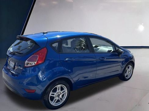 Used 2018 Ford Fiesta SE FWD image 2