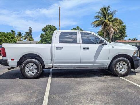 Used 2019 RAM 1500 4x4 Crew Cab Classic image 9