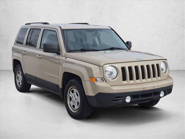Used 2016 Jeep Patriot Sport w/ Power Value Group FWD image 3