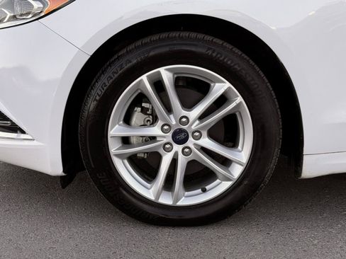 Used 2018 Ford Fusion SE w/ Equipment Group 602A FWD image 10