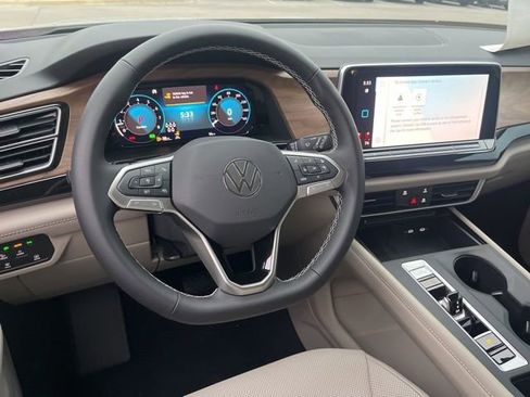 New 2026 Volkswagen Atlas SE image 32