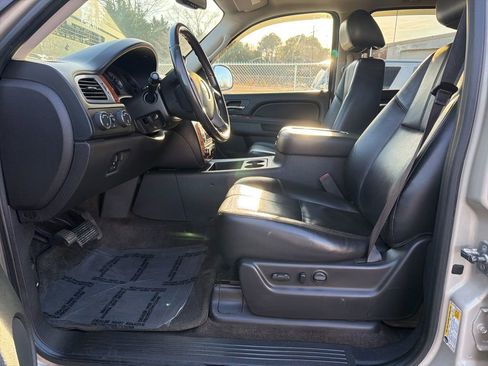Used 2013 Chevrolet Suburban 2500 LT image 15