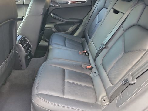 Used 2016 Porsche Macan S image 13