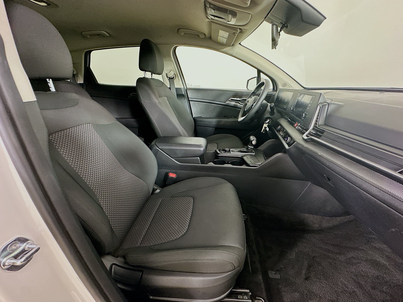 Used 2023 Kia Sportage LX FWD image 39