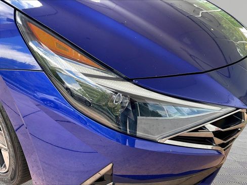 Used 2022 Hyundai Elantra SEL w/ Convenience + Premium Package FWD image 28