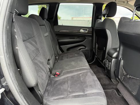 Used 2011 Jeep Grand Cherokee Laredo AWD/4WD image 20