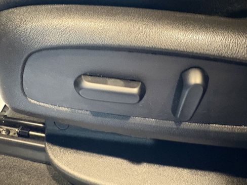 Used 2018 GMC Acadia SLE image 21