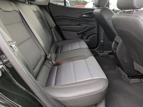 Used 2025 Chevrolet Trax LT w/ LT Convenience Package image 23