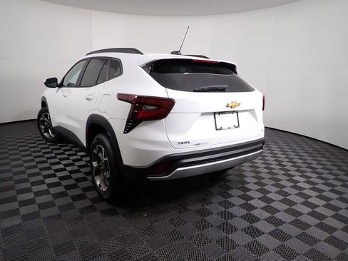 New 2026 Chevrolet Trax LT w/ LT Convenience Package image 9