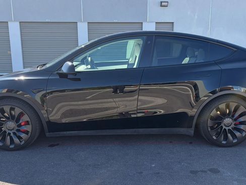 Used 2022 Tesla Model Y Performance image 2