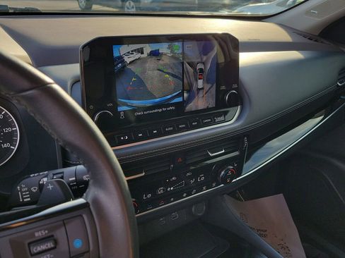 Used 2023 Nissan Rogue SL w/ SL Premium Package image 34