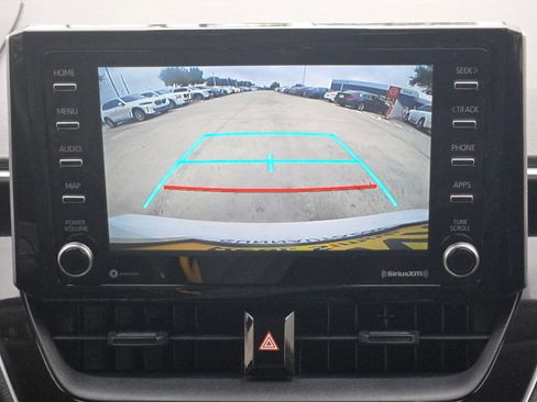 Used 2021 Toyota Corolla LE image 18