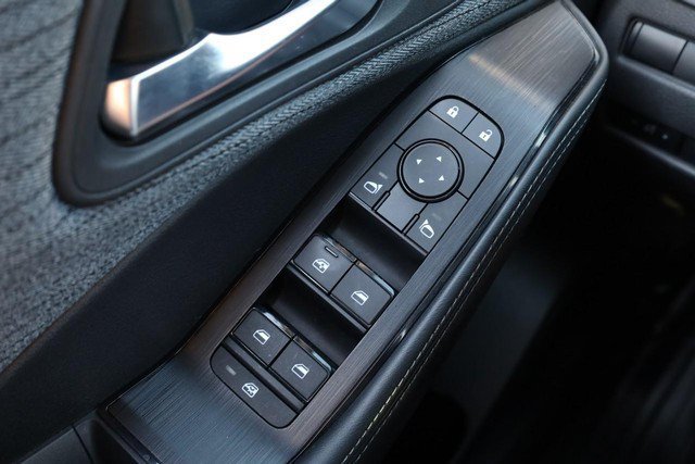 Certified 2023 Nissan Rogue SV FWD image 17