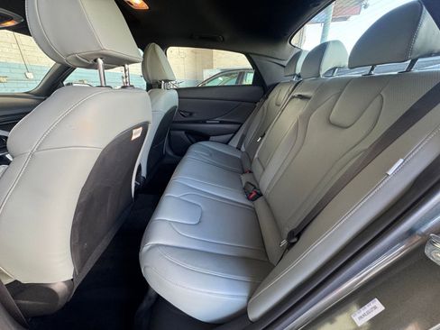 Used 2025 Hyundai Elantra Limited image 25