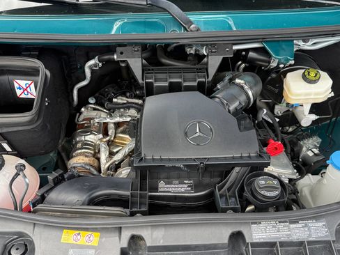 Used 2024 Mercedes-Benz Sprinter 2500 image 35