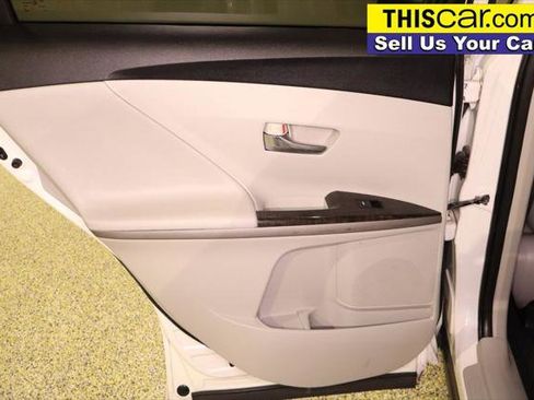 Used 2015 Toyota Venza LE FWD image 31