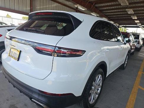 Used 2019 Porsche Cayenne AWD/4WD image 2