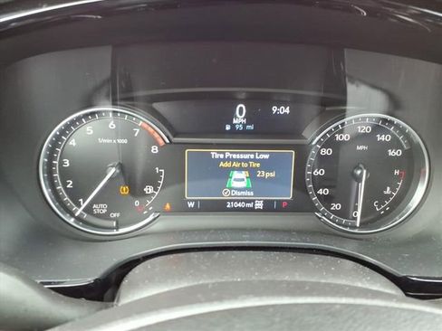 Used 2024 Cadillac XT6 Premium Luxury image 36