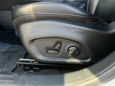 Used 2024 Jeep Compass Limited image 19