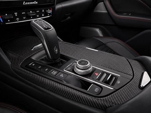 Used 2019 Maserati Levante Trofeo AWD/4WD image 21