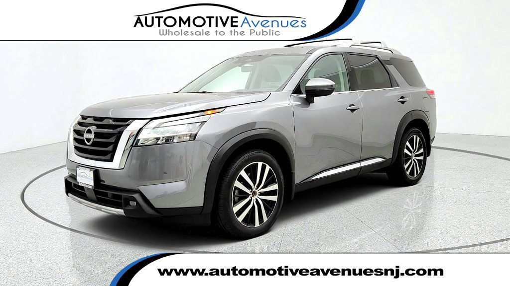 Used 2024 Nissan Pathfinder Platinum AWD/4WD image 1