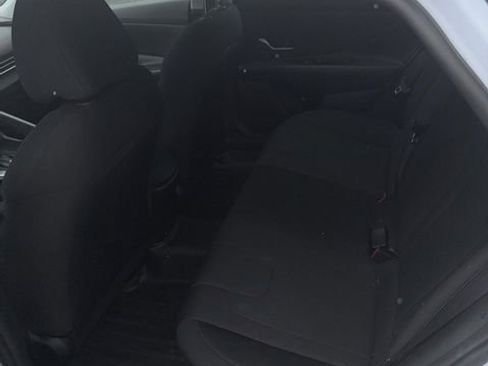 Used 2021 Hyundai Elantra SE w/ Cargo Package FWD image 4