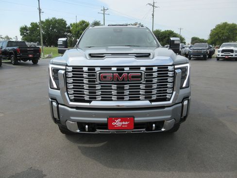 Used 2024 GMC Sierra 2500 Denali w/ Denali Reserve Package AWD/4WD image 14