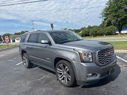 Used 2018 GMC Yukon Denali w/ Denali Ultimate Package AWD/4WD image 8