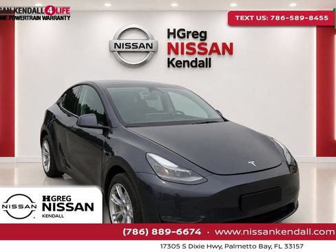 Used 2024 Tesla Model Y 2WD image 1