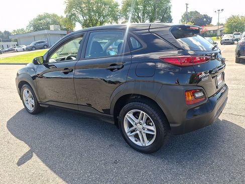 Used 2021 Hyundai Kona SE AWD/4WD image 4