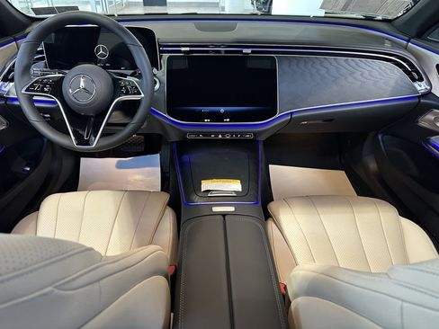 New 2026 Mercedes-Benz E 350 4MATIC Sedan image 4