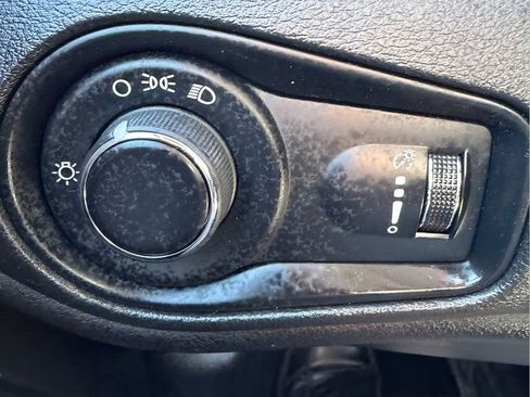 Used 2016 Jeep Renegade Sport w/ Power & Air Group AWD/4WD image 19